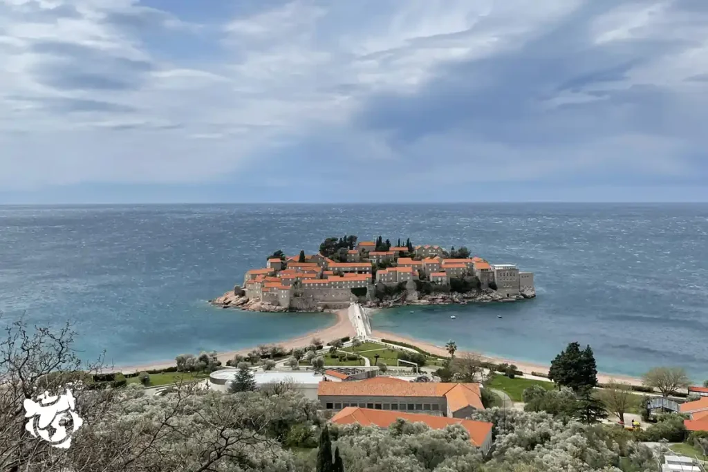 Isla de Sveti Stefan en Montenegro