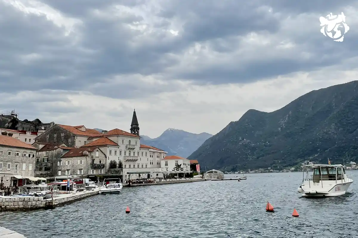 Pueblo Perast en Montenegro