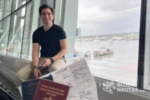 Esperando el vuelo retrasado en en aeropuerto