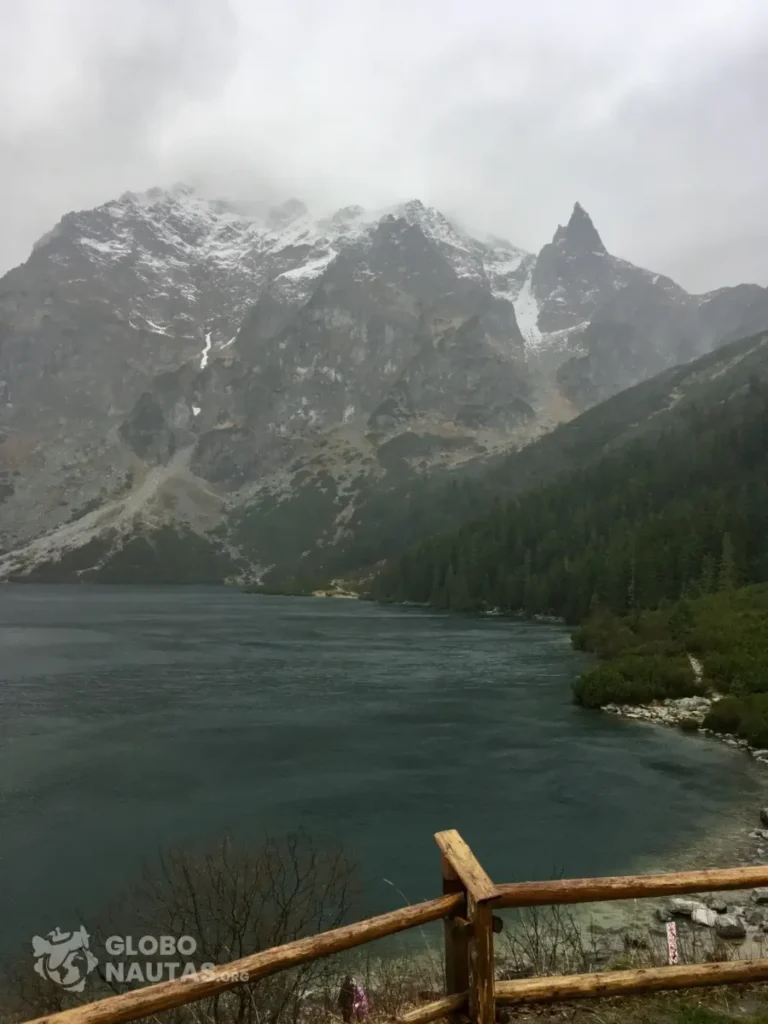 Morskie Oko con lluvia, Montes Tatras